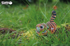 EUGY Tiger 3D puzzle child hands assembling the tiger