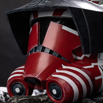 Evere Commandr Thorn Helmet weighs about 1.2 kg for presence.