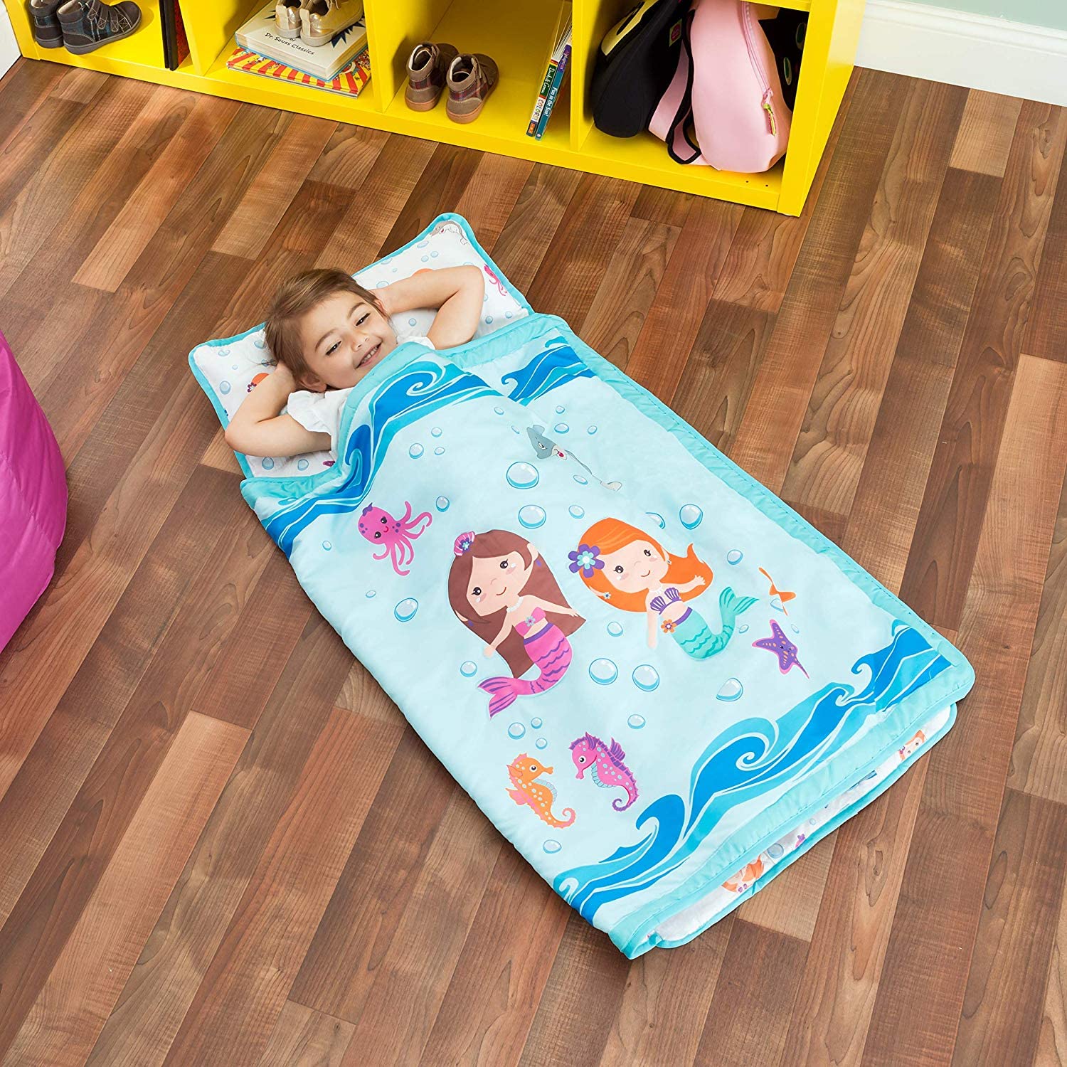 Everyday Kids Nap Mat carrying handle enables easy transport in daycare and travel.