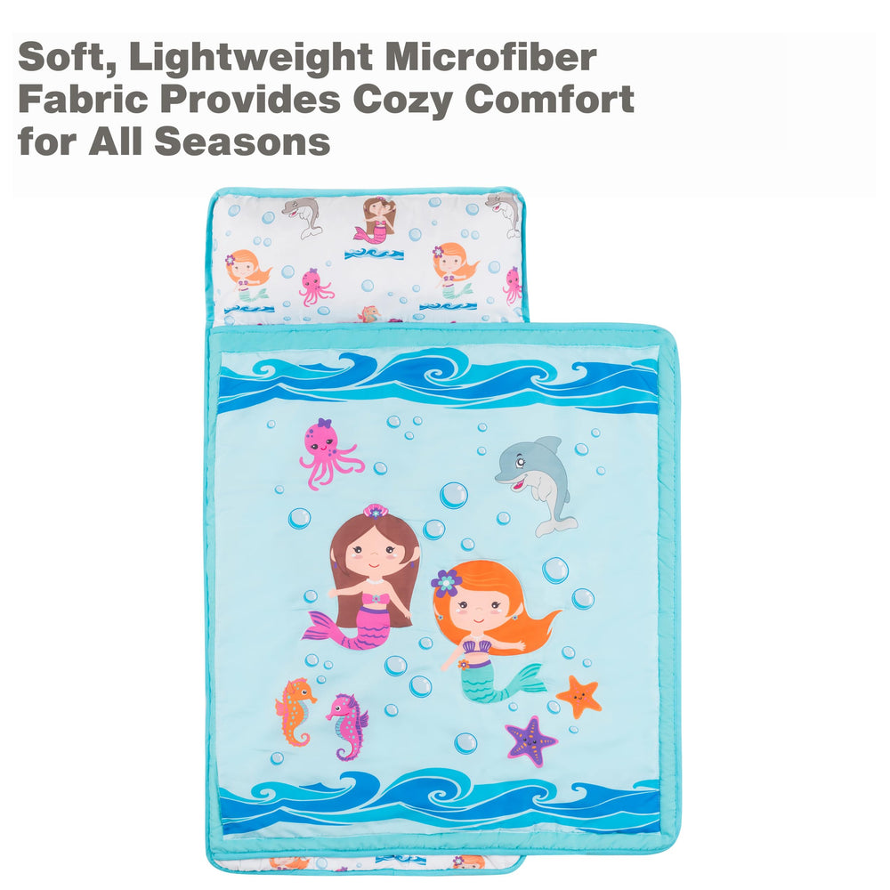 Everyday Kids Nap Mat with fastening straps keeps it secure during trips.