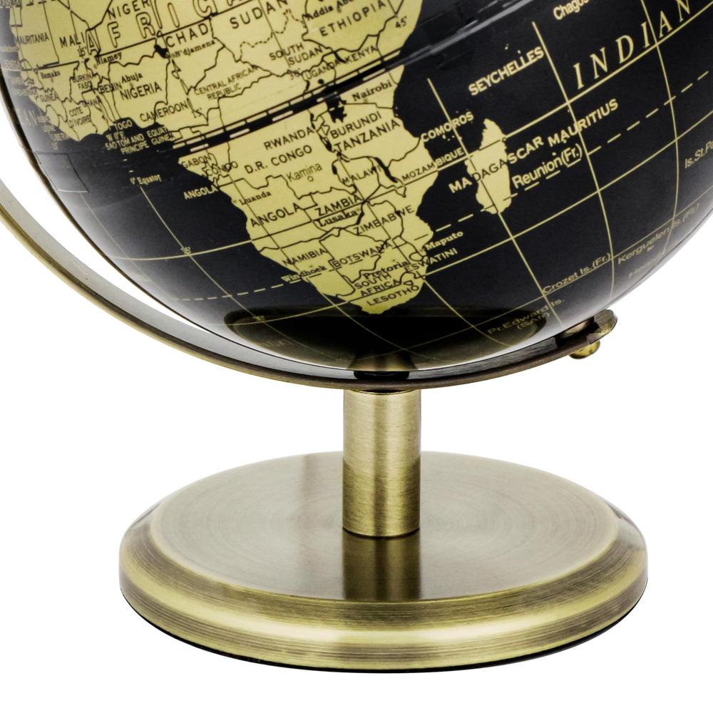 Exerz globe capital cities labels highlight key places for curious learners.
