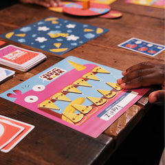 Exploding Kittens I Want My Teeth Back player setup image highlighting simple prep.
