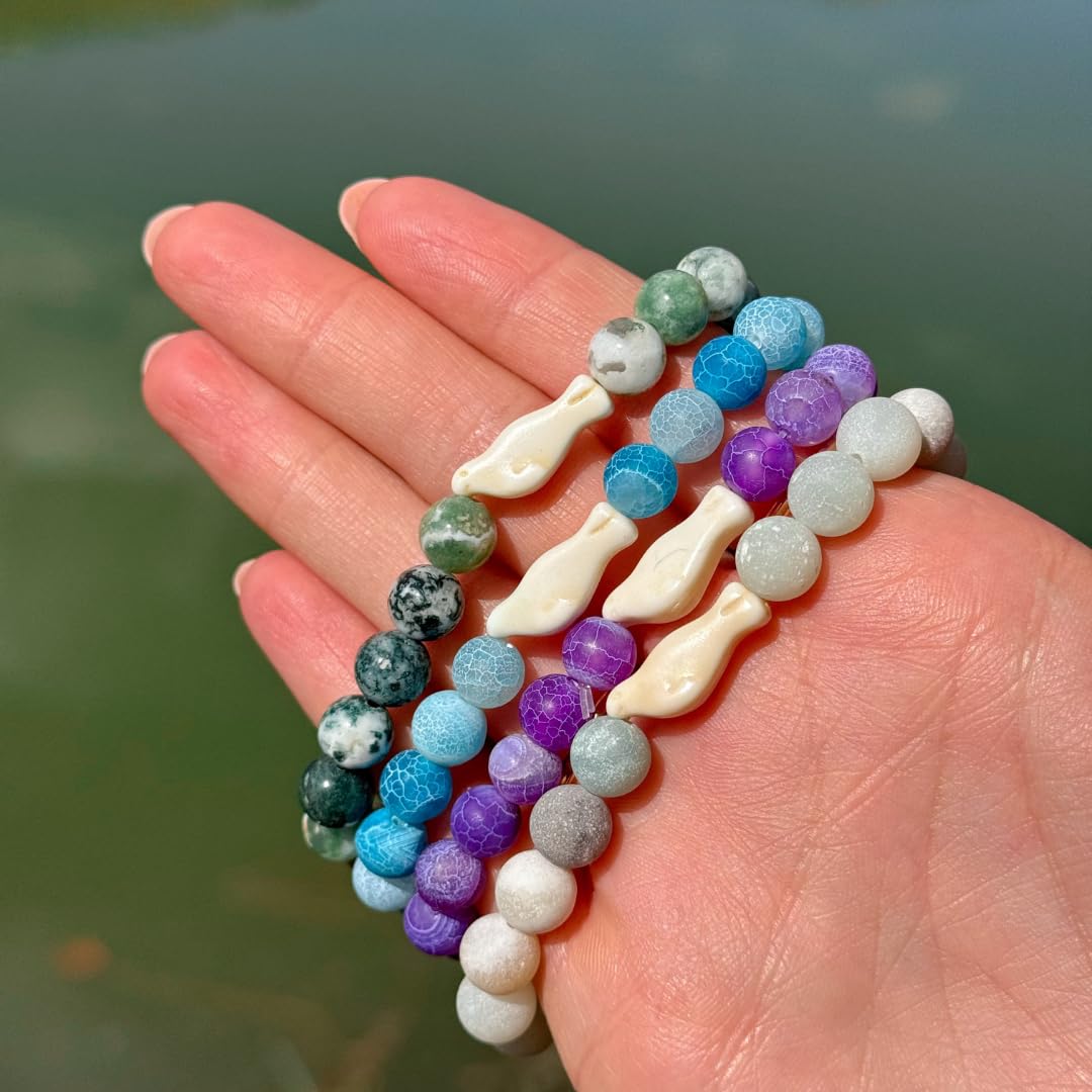 Fahlo elastic one-size seal bracelet offering comfortable fit for most wrists