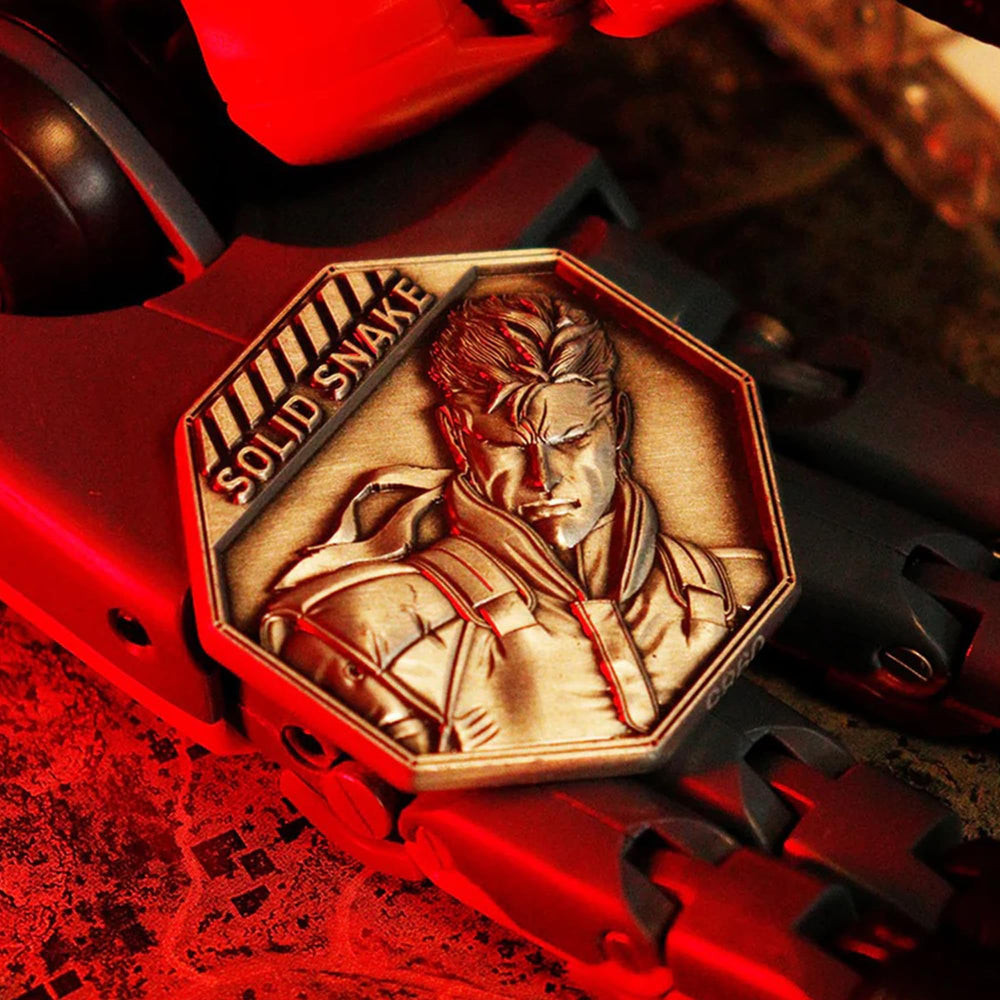 Fanattik Solid Snake Limited Edition coin with unique serial numbering.