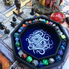 Fantasydice capacity of five dice sets in a single tray