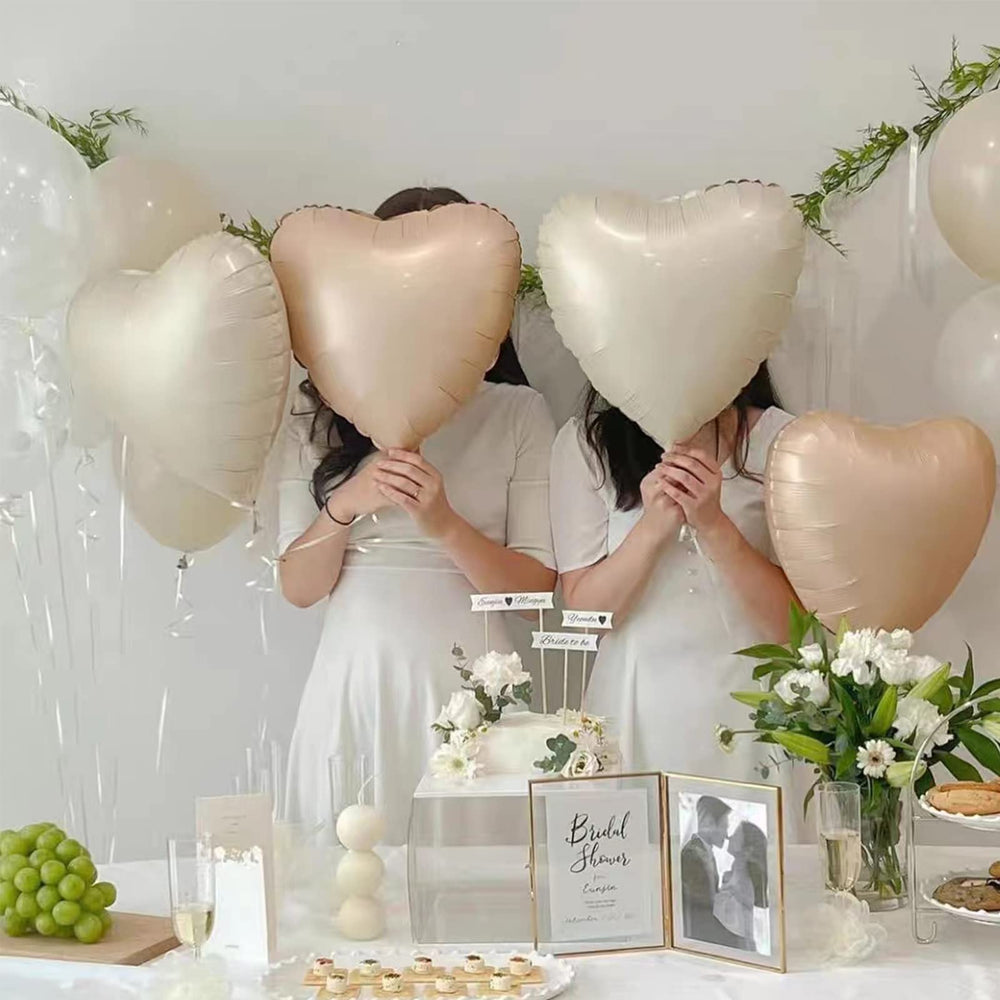 Fezava neutral balloon set ideal for photo booth backdrops