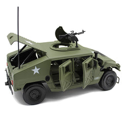 Fisca 1/18 scale car with hood and trunk openings.
