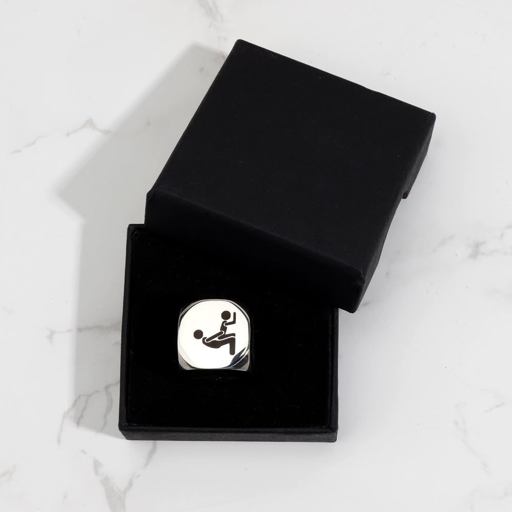 Fiszdovb packaging with dice promotes easy gift-giving.