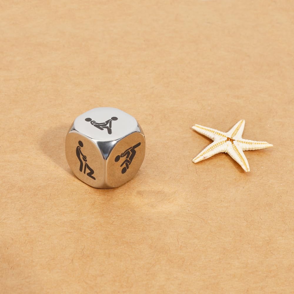 Fiszdovb stocking stuffer idea with compact dice set.