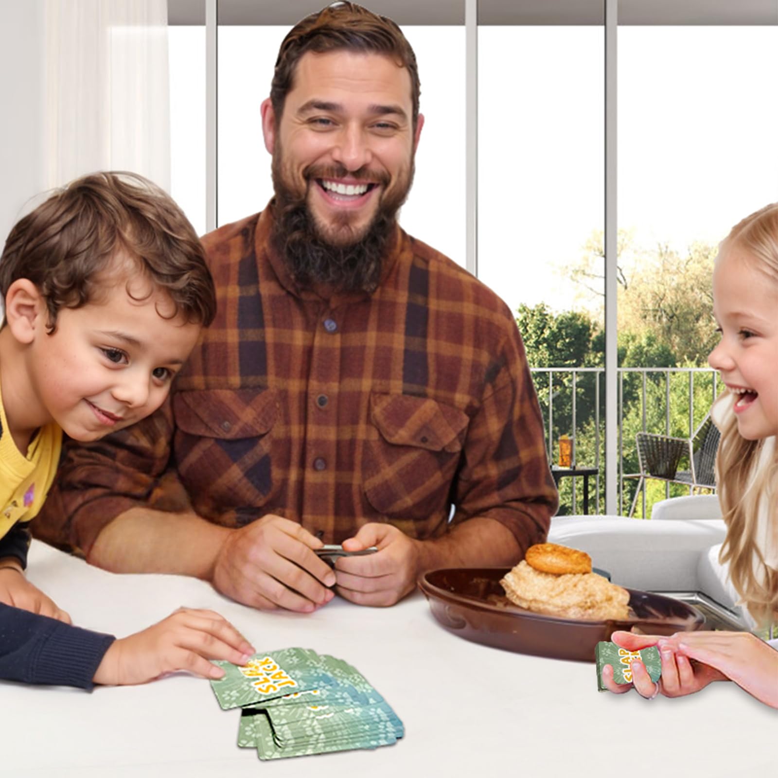 Floatlive Animals deck back supports quick matching during family game night.