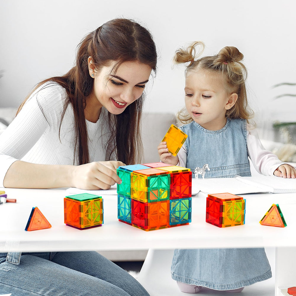 FNJO Magnetic Tiles castle model scene encourages imaginative construction.