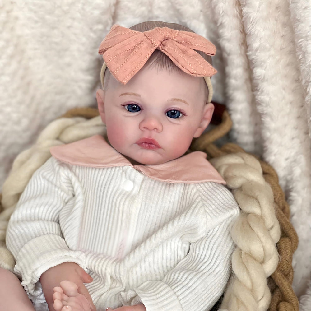FOCKOF Gift-ready doll with accessories in a neat package