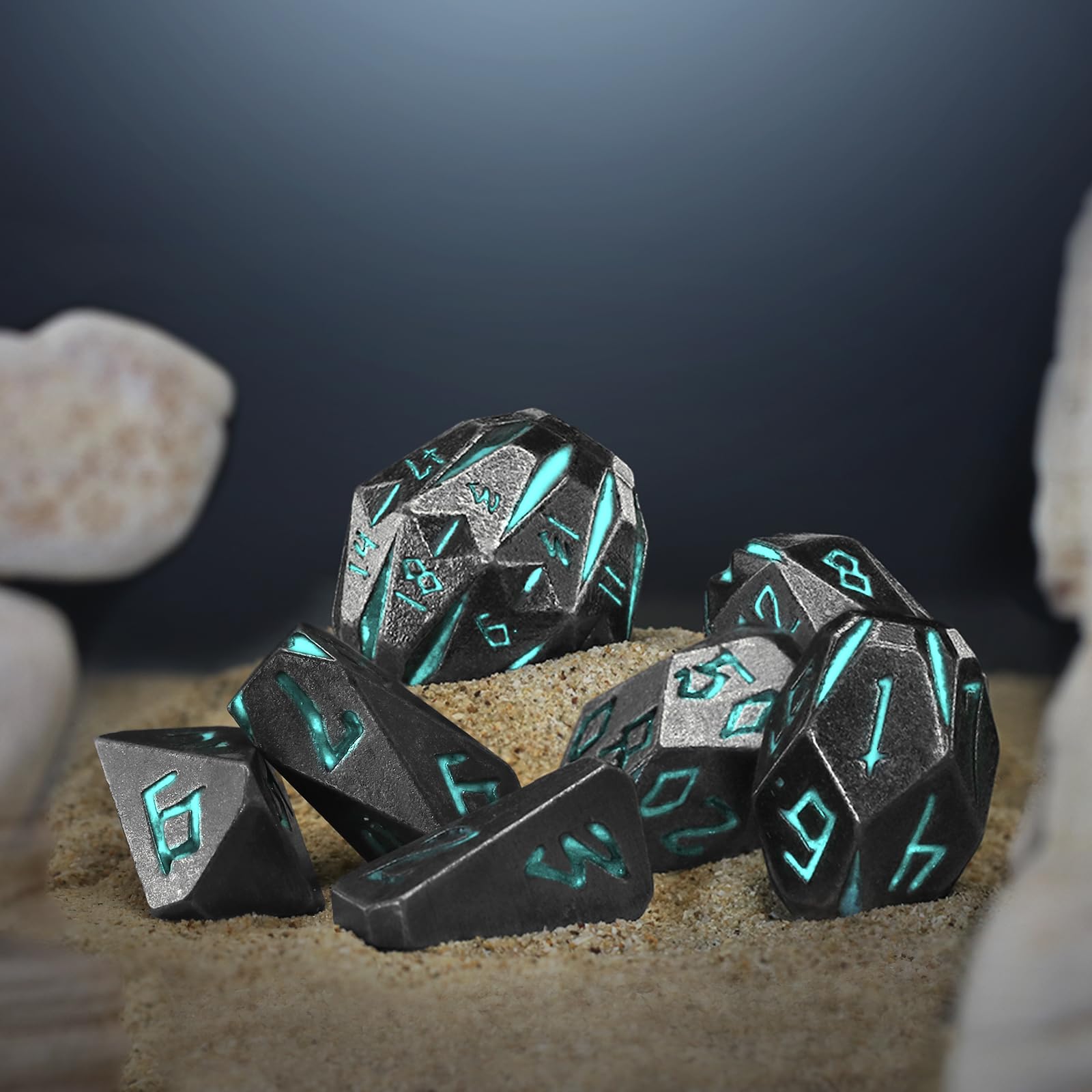 FONVGOGO blue D20 die close-up showing clear numerals.