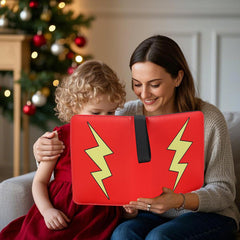 FootJKYX Standard-size cards fit neatly in each pocket for quick access.
