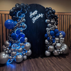 Froova silver chrome balloons shine for milestone party décor.