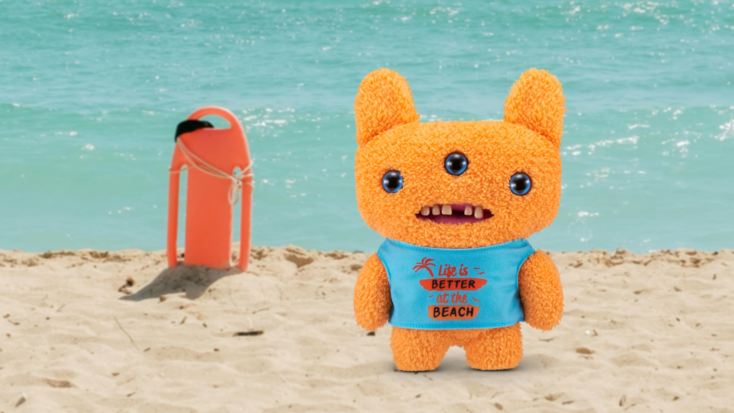 Fuggler in a suitcase evokes vacation mood for play