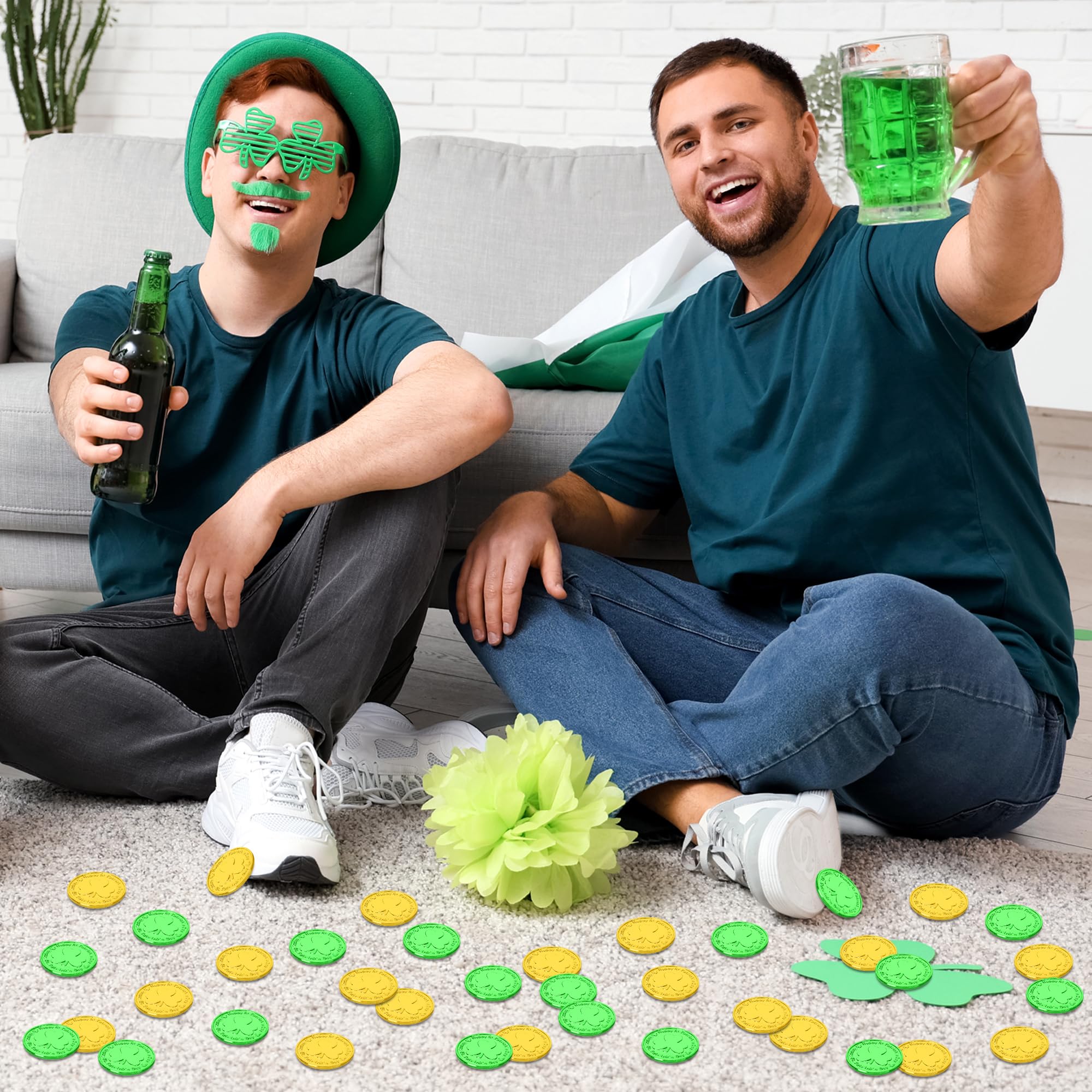 FULLIVE round gold-green coins ideal for table top decor and festive ambiance.