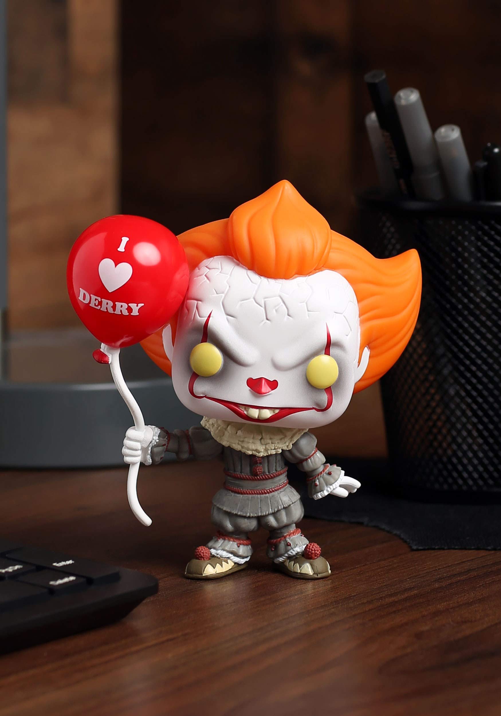 Funko Pennywise It Chapter 2 side view vinyl with balloon for shelf styling