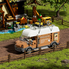 FUNWHOLE 496 piece set combines building fun with collectible display.