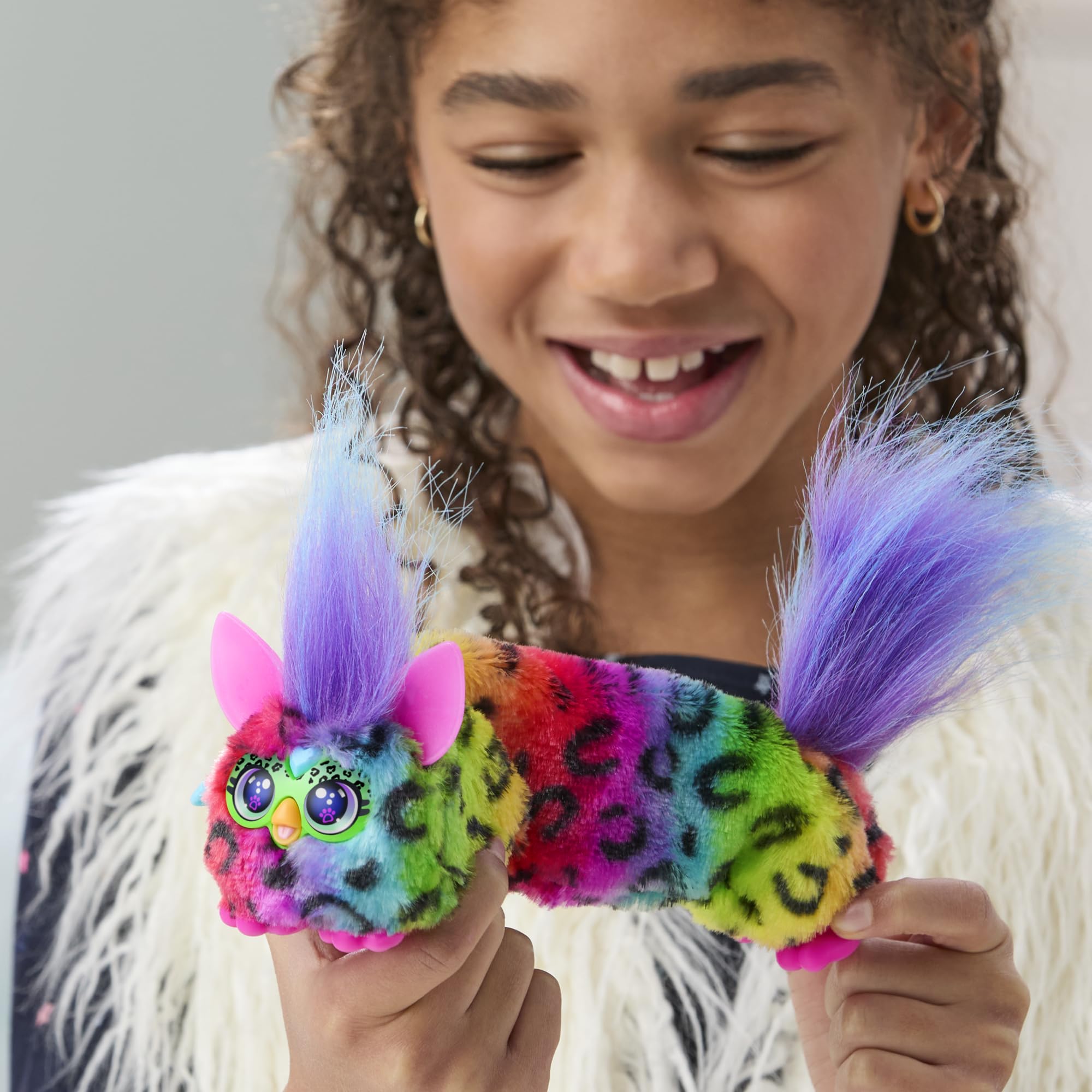 Furby DJ Furblets Rainbow-Kat heart-music shot featuring the forehead heart gem and tunes