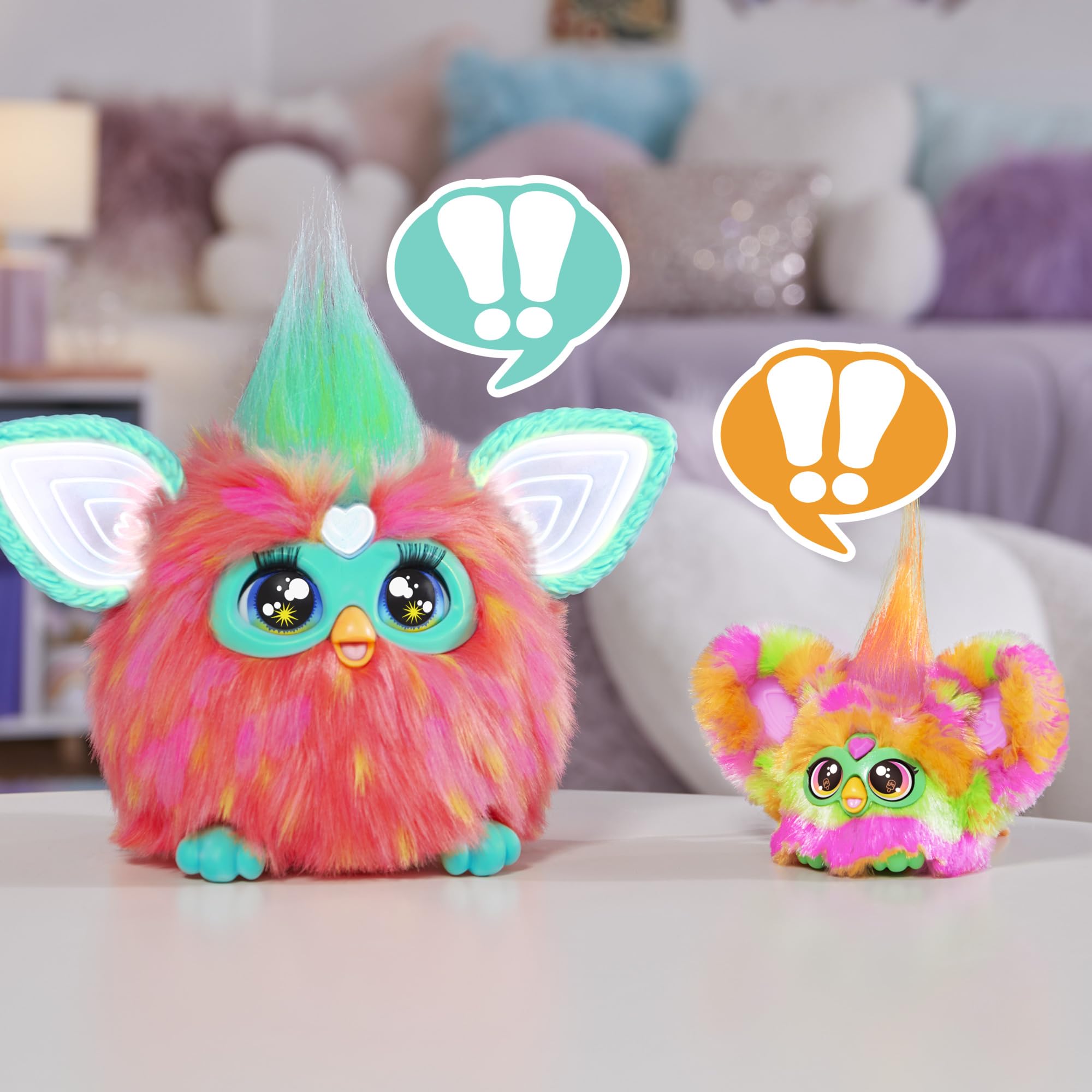 Furby Furblets Par-Tay built-in clip for on-the-go play.