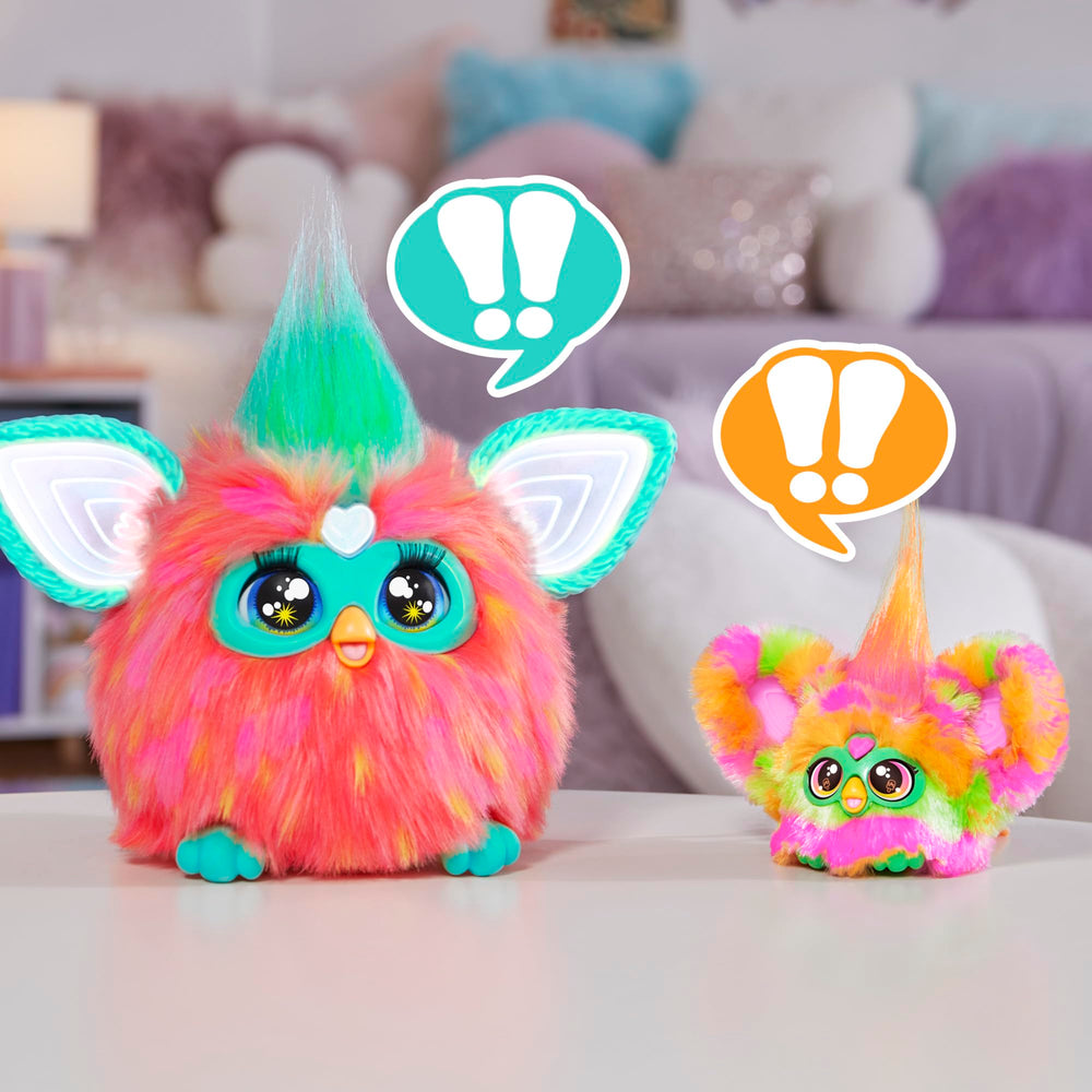 Furby Furblets Par-Tay built-in clip for on-the-go play.