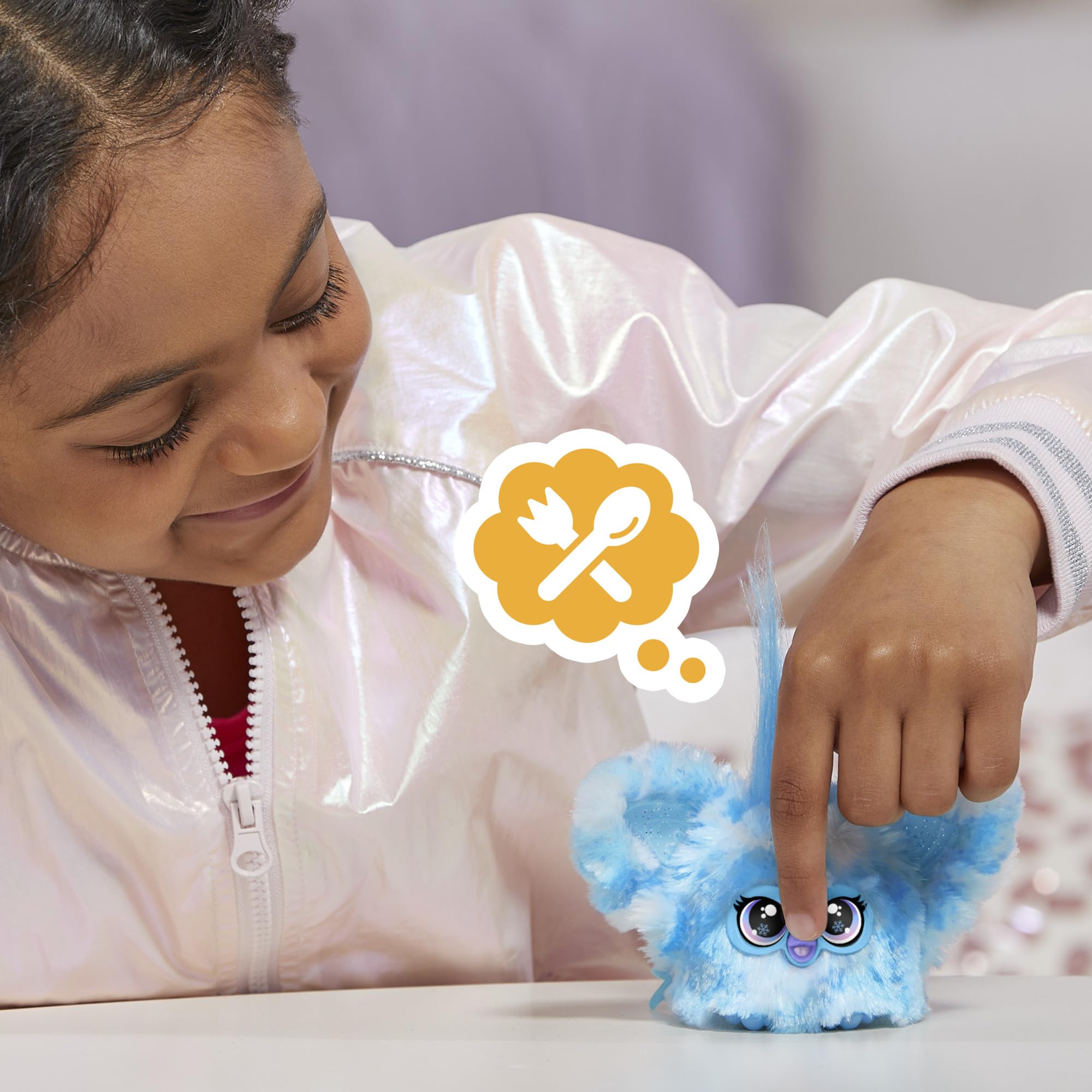 Furby Furblets Sno-Way keychain clip enables on-the-go fun and easy carrying.