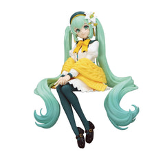 FuRyu Hatsune Miku noodle stopper on cup edge for perfect noodles.
