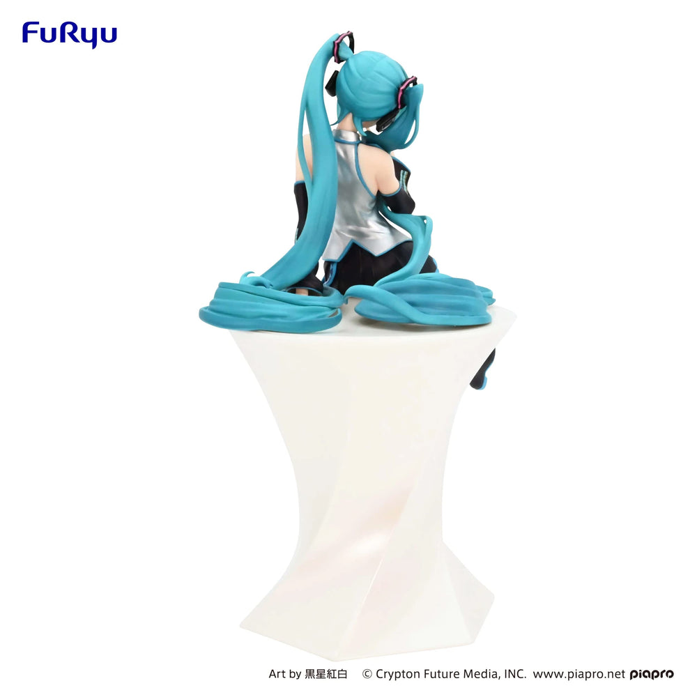 Furyu Hatsune Miku noodle stopper figure close-up reveals crisp sculpt