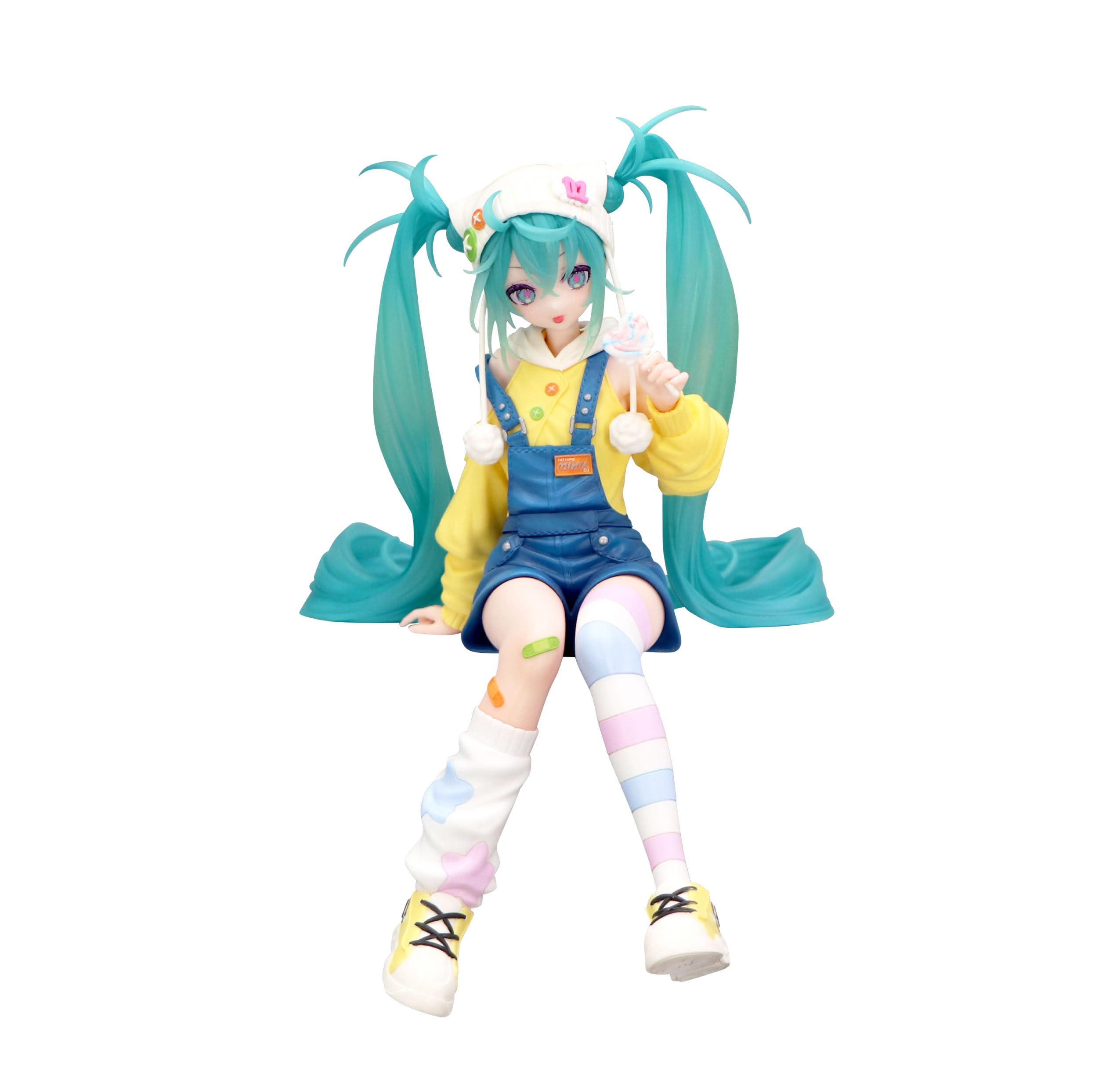 FuRyu Hatsune Miku Noodle Stopper Figure front view highlights vibrant display appeal