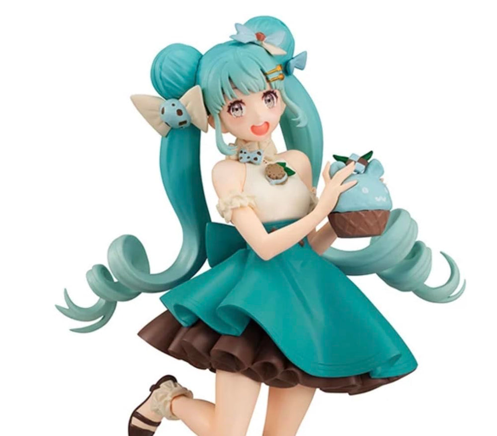Furyu Hatsune Miku Sweet Sweets figure side view showcases profile and color.