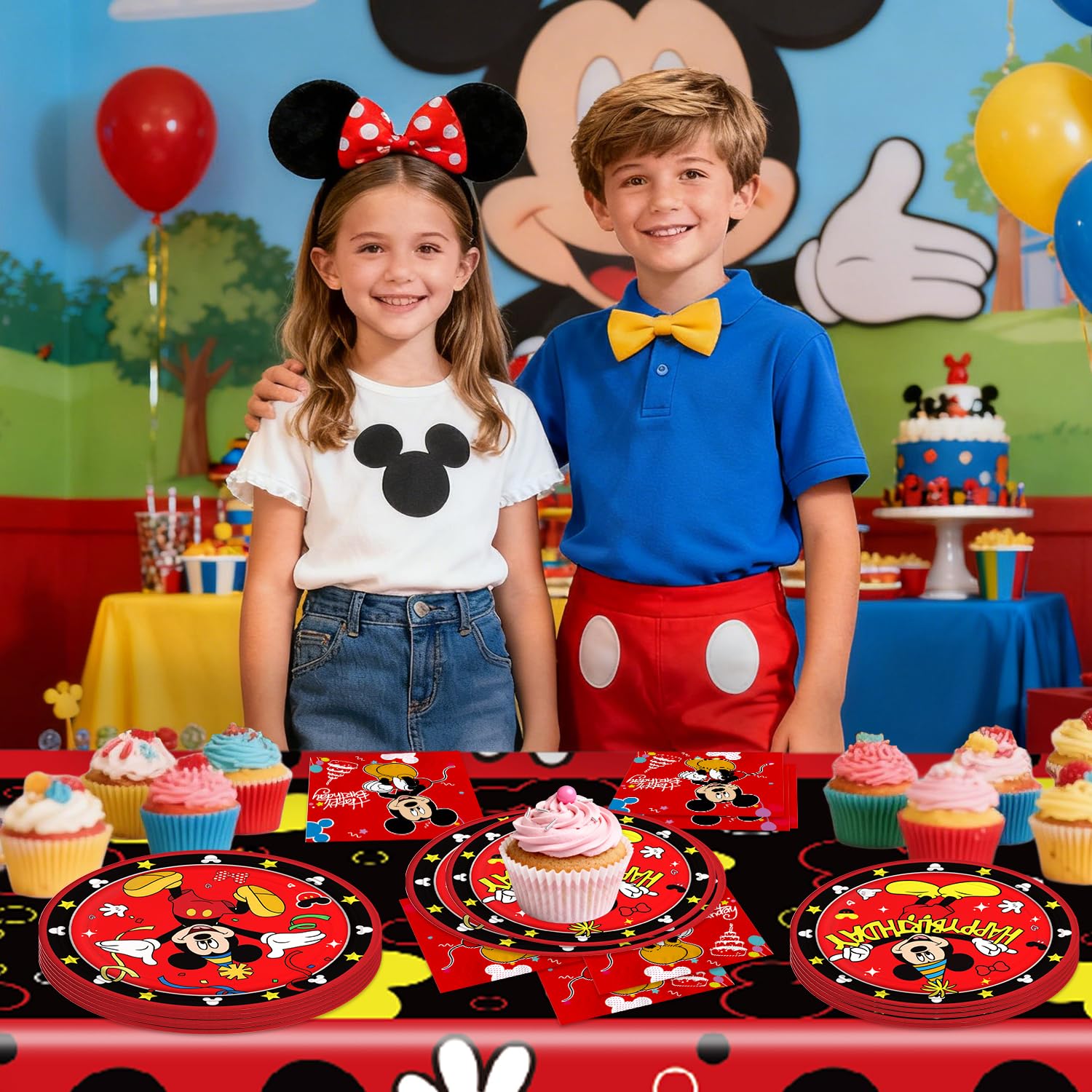 Fuyhiuous Mickey party in use—efficient cleanup after cake and snacks.