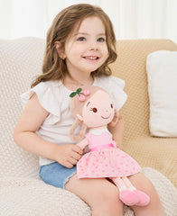 GAGAKU lightweight huggable doll is easy for small hands to carry.