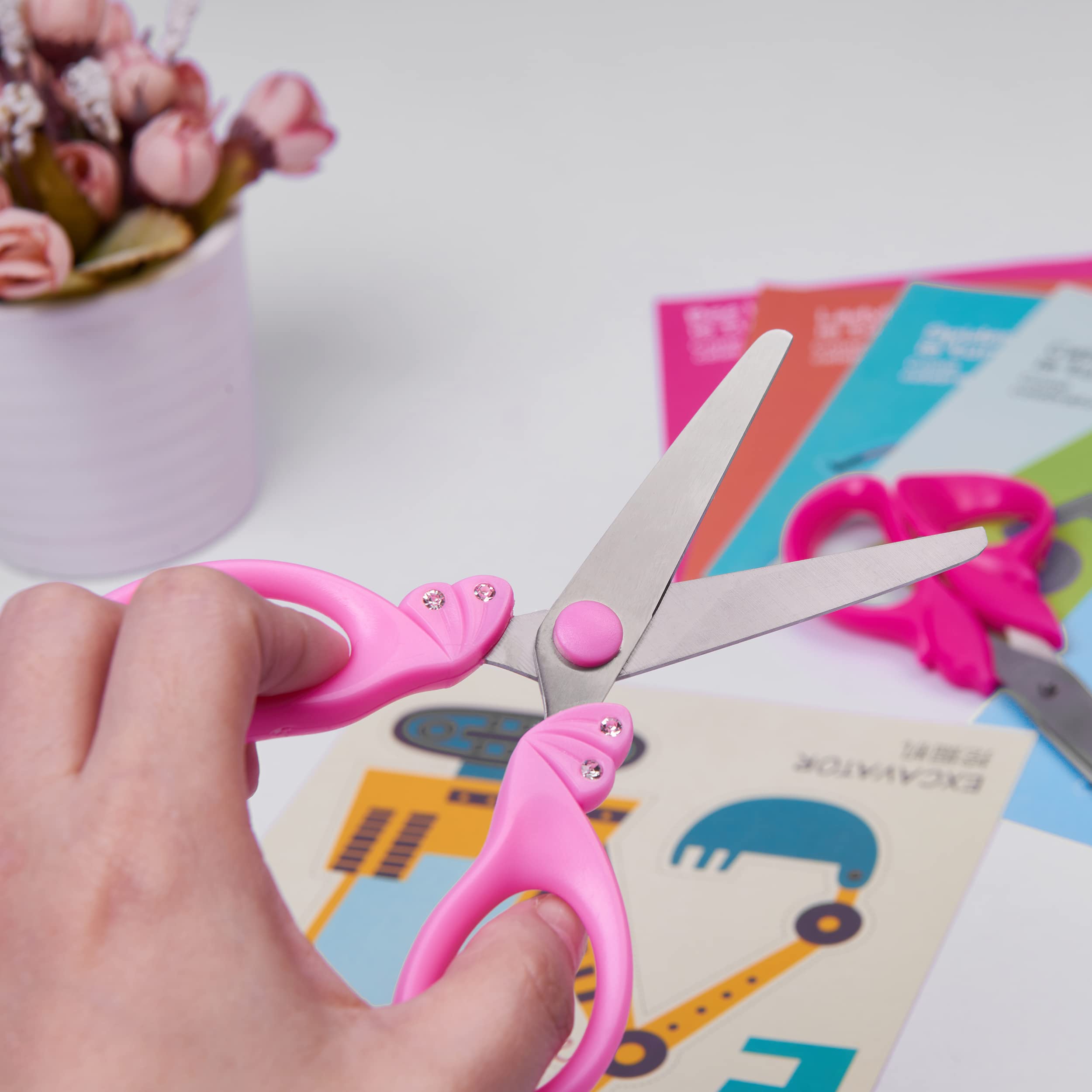 GAIFONGRE crystal accents and pink ribbon elevate kids decorating projects.