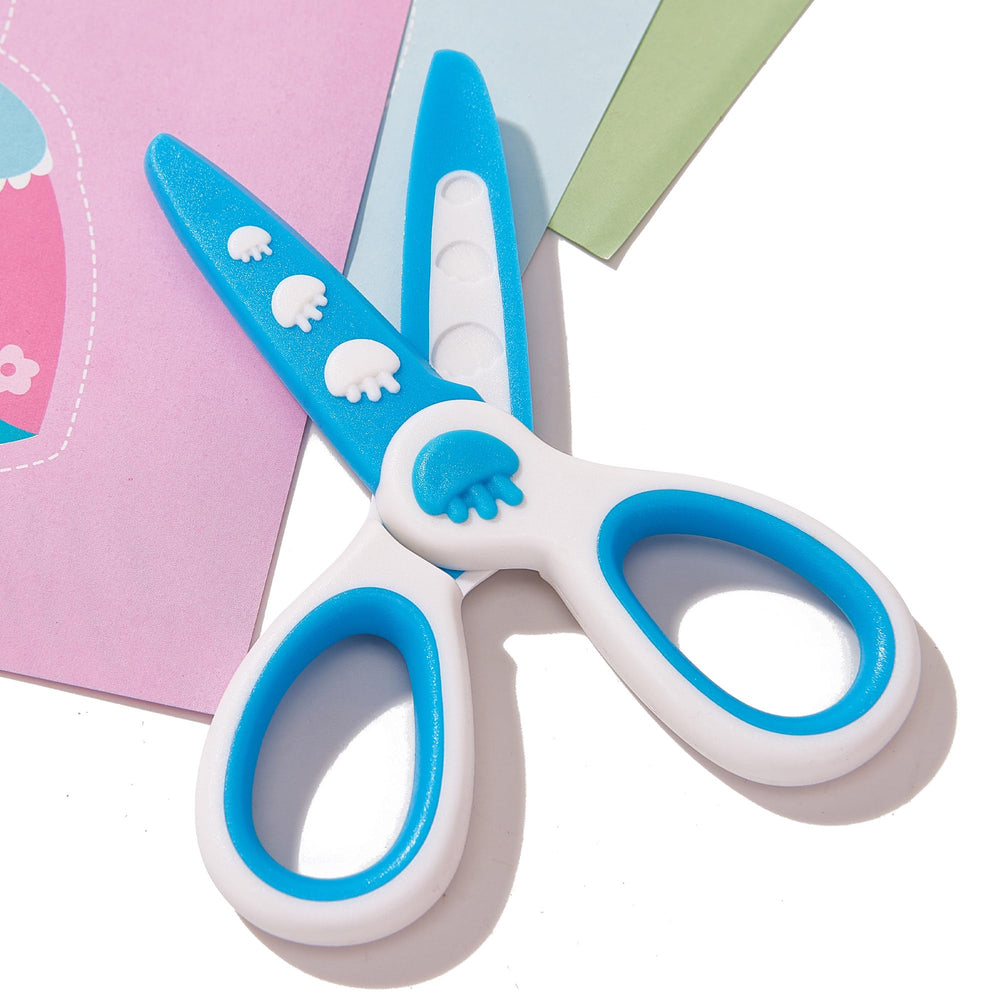 GAIFONGRE left-right friendly scissors allow both hands to cut confidently.