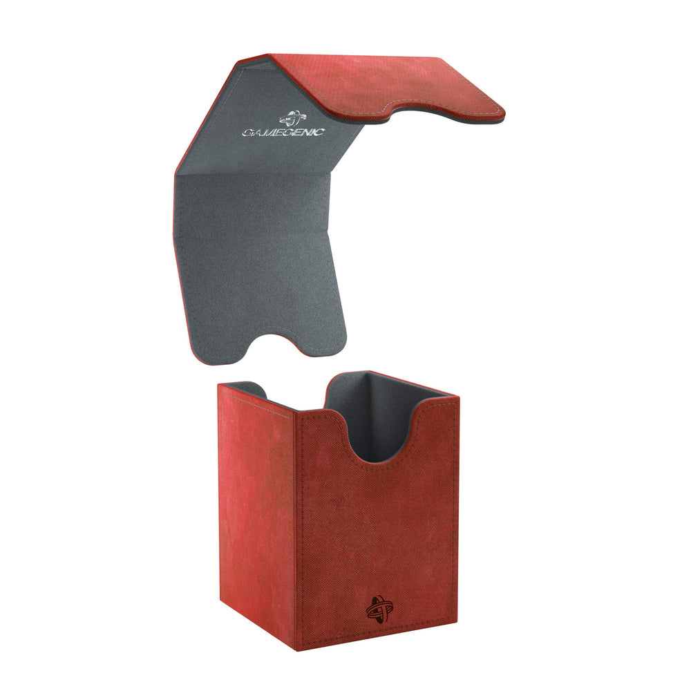 Gamegenic Squire 100+ Red magnetic closure keeps the deck secure.
