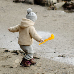 Gawertoy snowball maker in use with kids for quick snowball fights