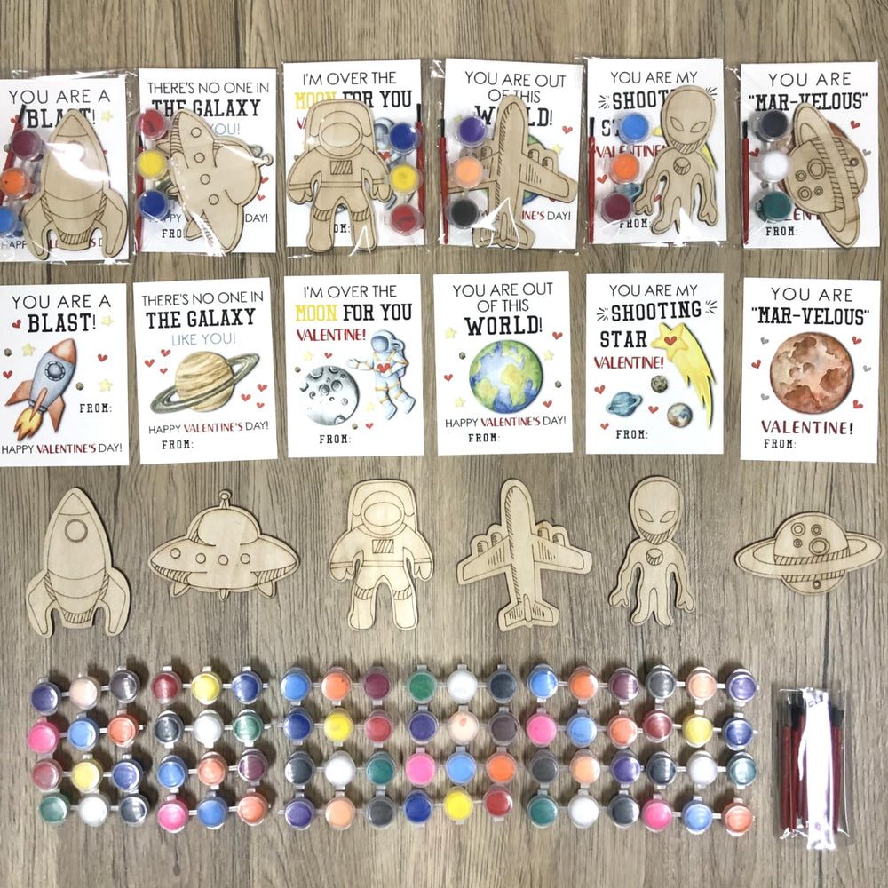 GEECOZYLIFE classroom gift pack promotes creative expression.