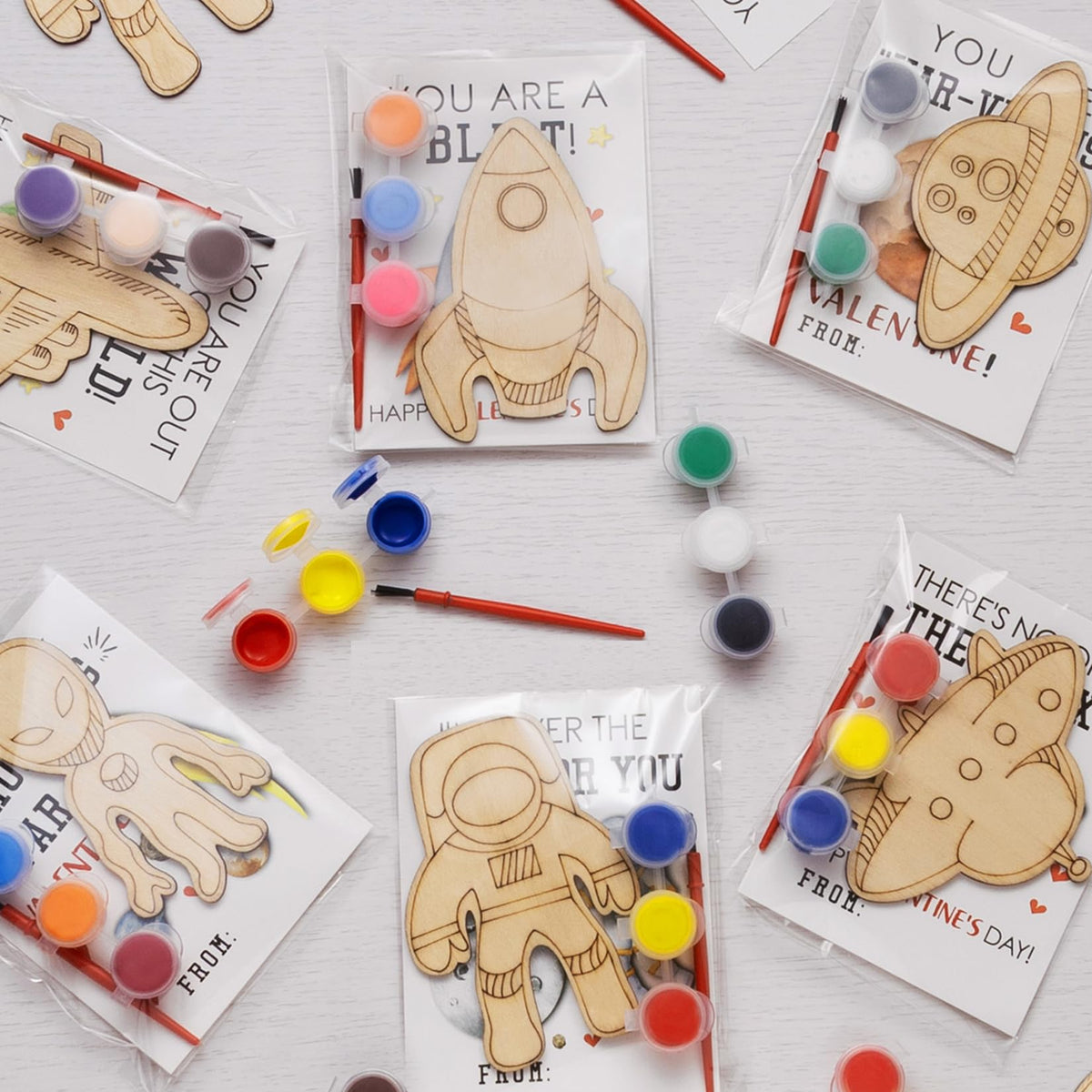 GEECOZYLIFE space astronaut paint kit for classroom art fun.