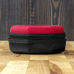 GEEKON durable nylon shell with heavy-duty zipper protects dice.