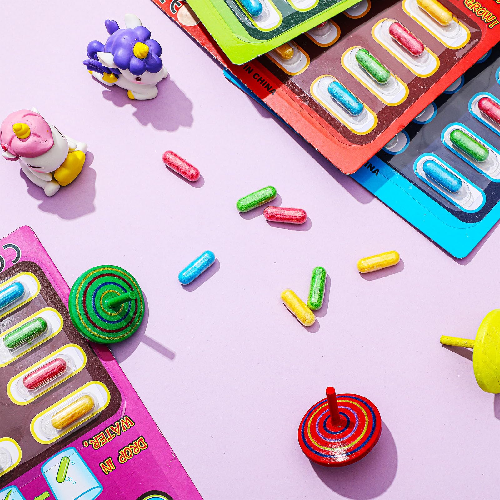 Gejoy water capsules in multiple colors create an eye-catching bath display.