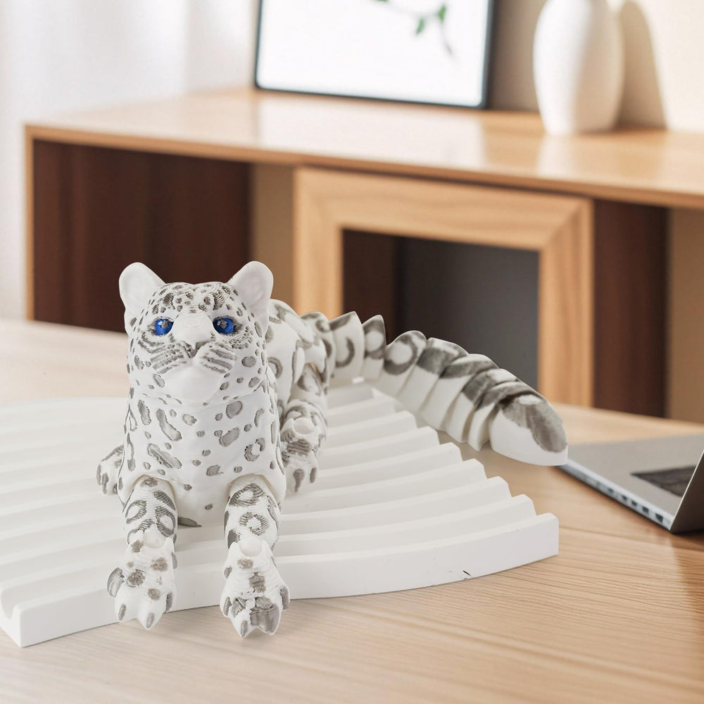 GemmiCho 8-27-inch snow leopard fits neatly on a desktop or shelf.