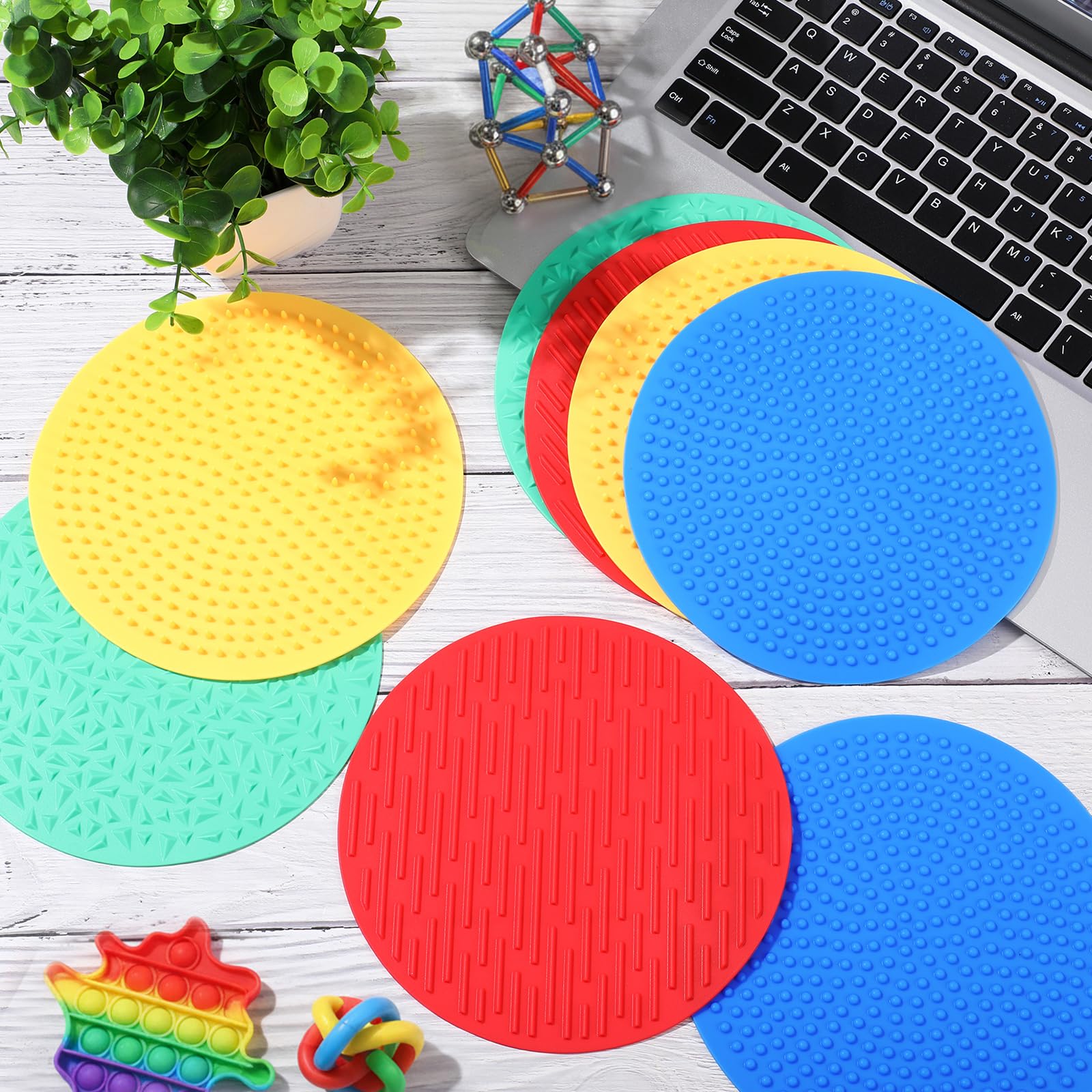 Gemscream foldable mats are easy to store and travel friendly.