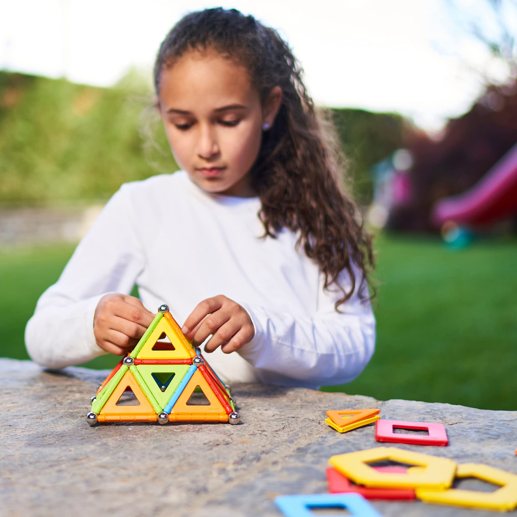 Geomag Supercolor magnetic-building-system supports scalable creativity and complex builds.