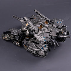 GERYNS deformation toy size reference showing 10-inch tank and 11.8-inch robot