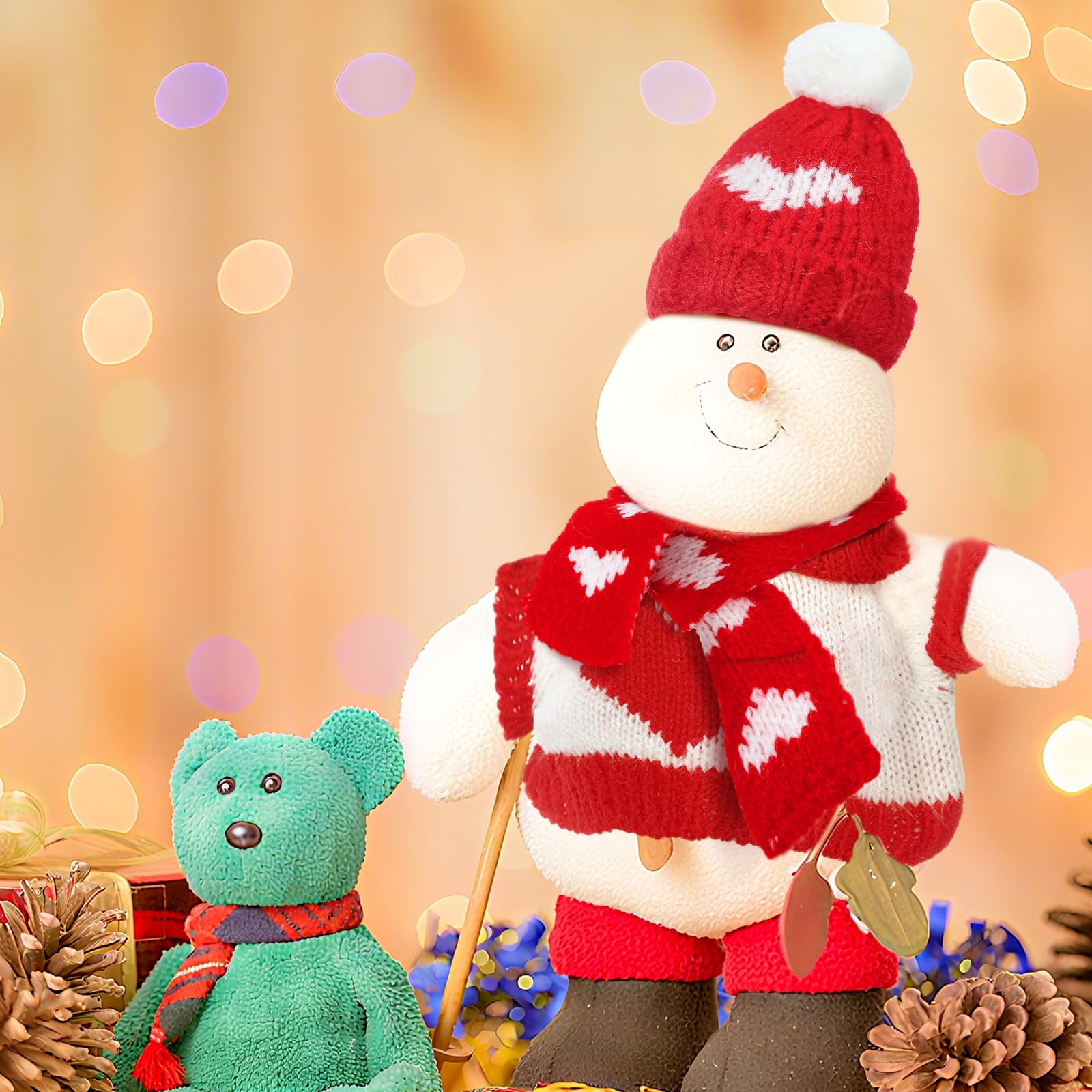 Geyoga red and white palette enhances holiday mood and gift-worthy accents.