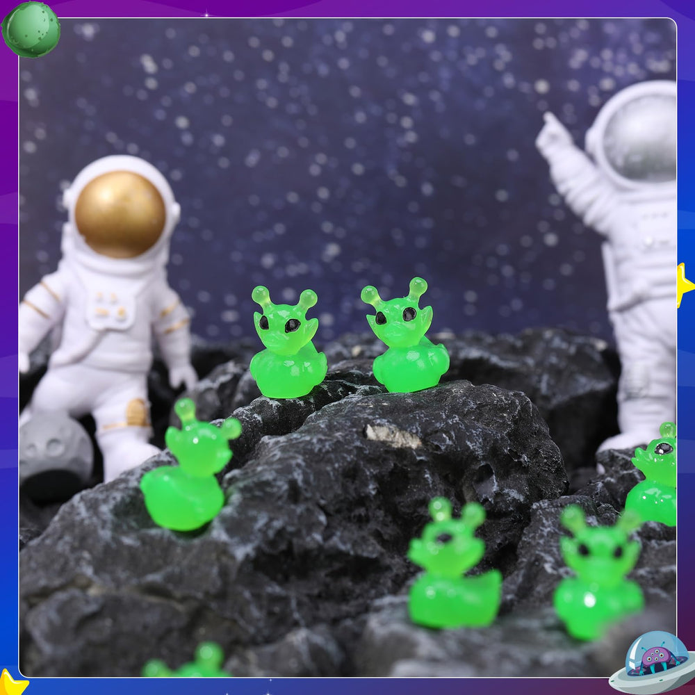 GGSTDDUP alien ducks suit bathtubs, pools, and beach setups beautifully.