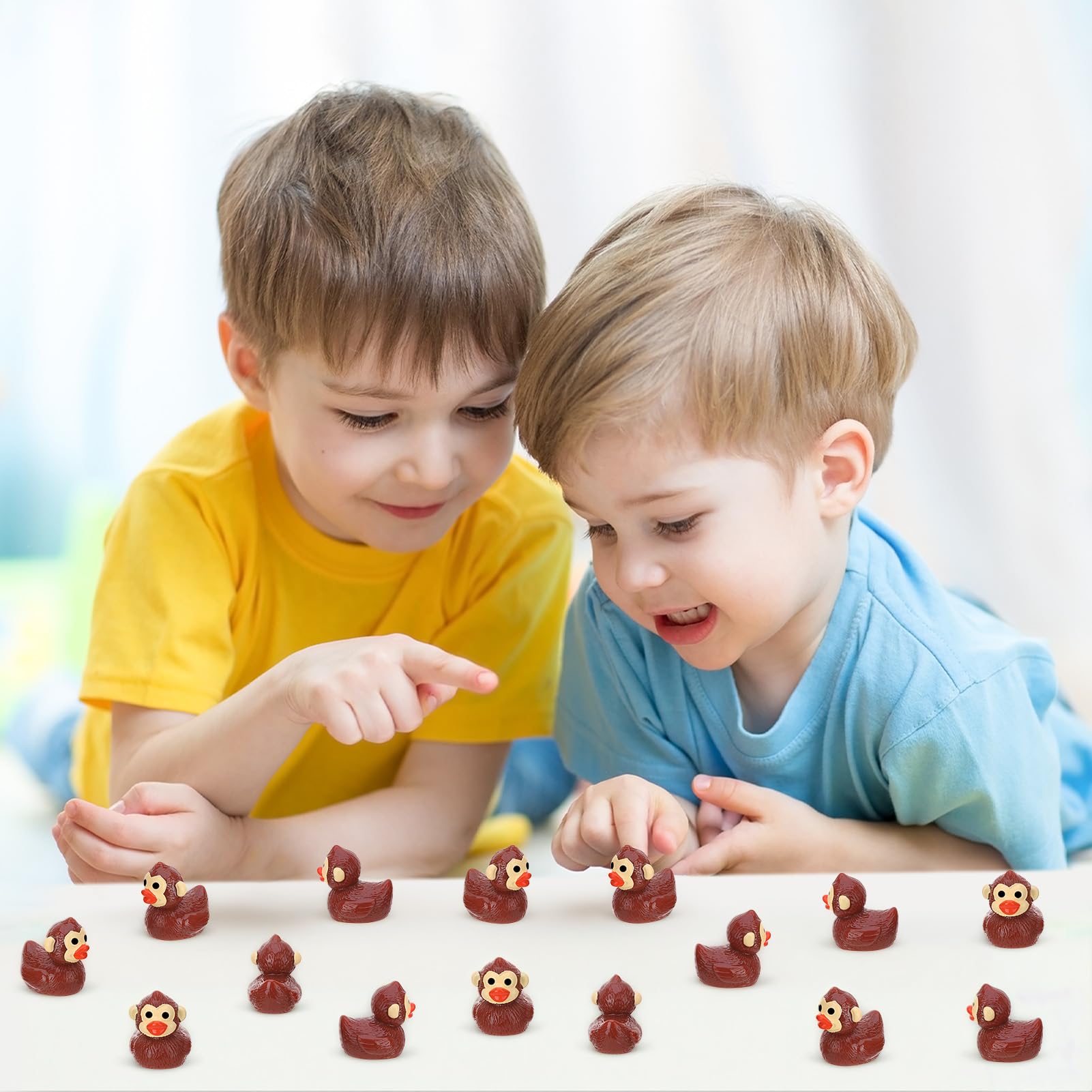 GGSTDDUP resin mini ducks in bright color stay durable for long-term display.