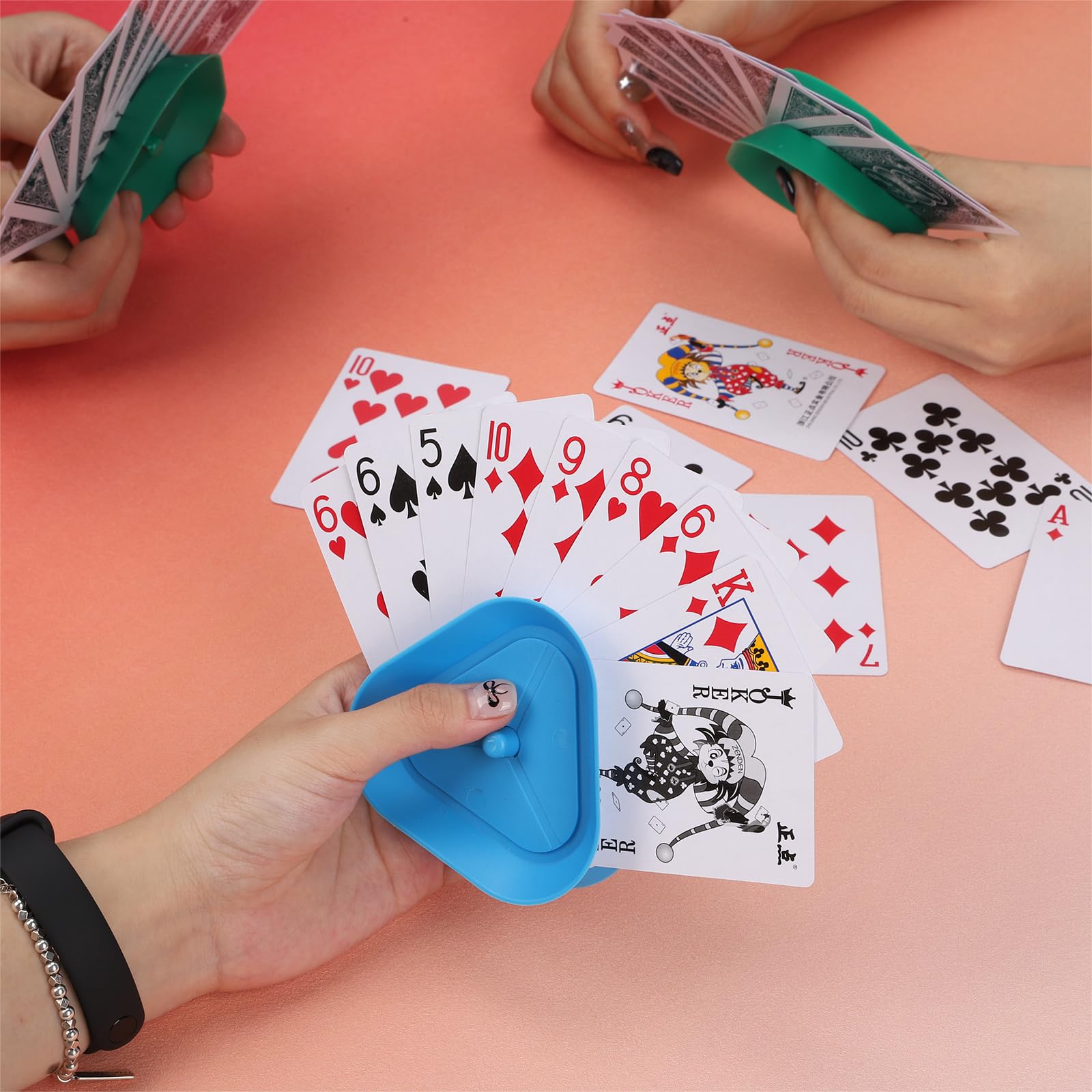 GHERPTE triangle card holder compact stack keeps cards organized during play