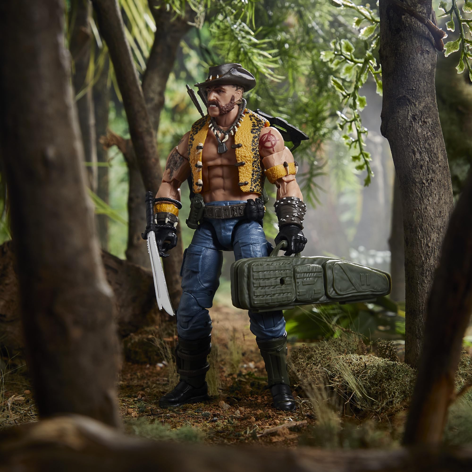 G.I. Joe Classified weapon accessory set enhances display and play scenarios.